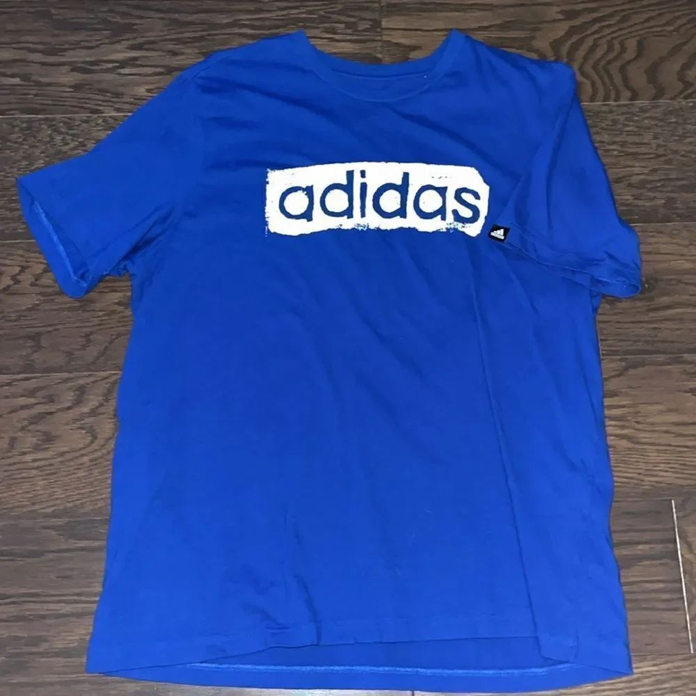 Royal blue men’s Adidas block print big logo workout soft work out T-shirt XL